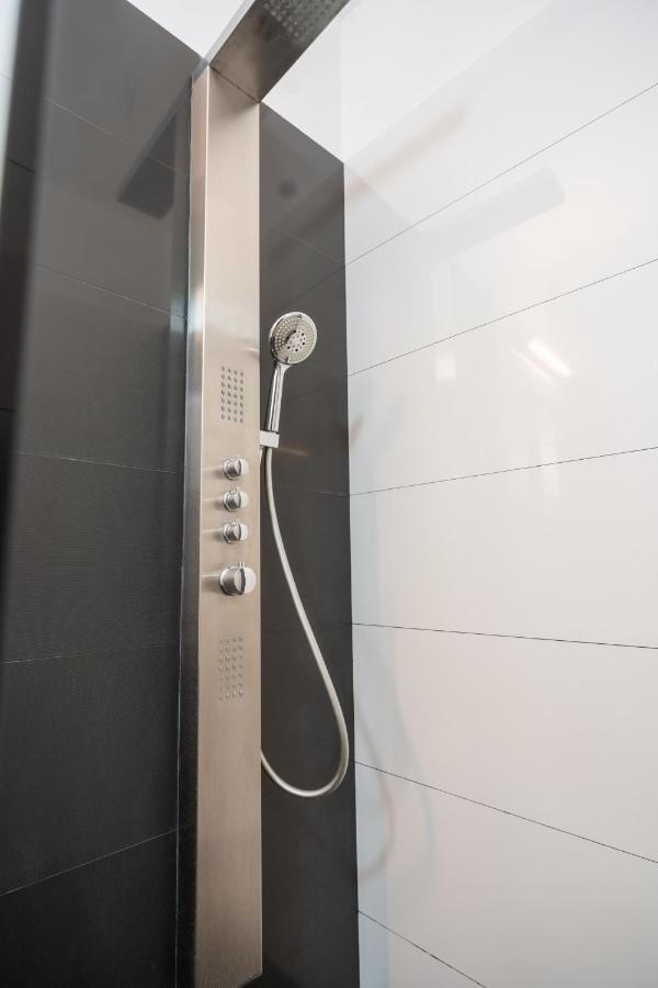 Cozy & Spacious Flat Near Victoriei Square Bucarest Exterior foto
