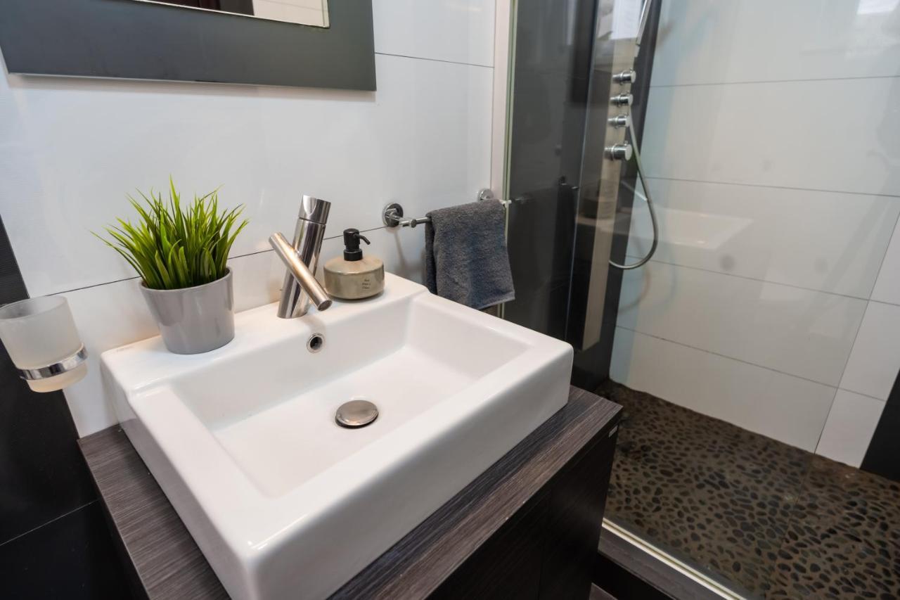 Cozy & Spacious Flat Near Victoriei Square Bucarest Exterior foto