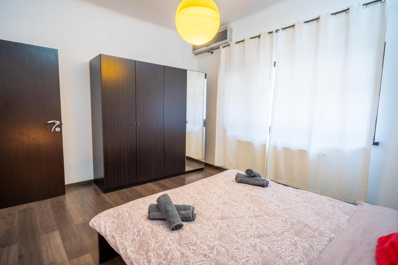 Cozy & Spacious Flat Near Victoriei Square Bucarest Exterior foto